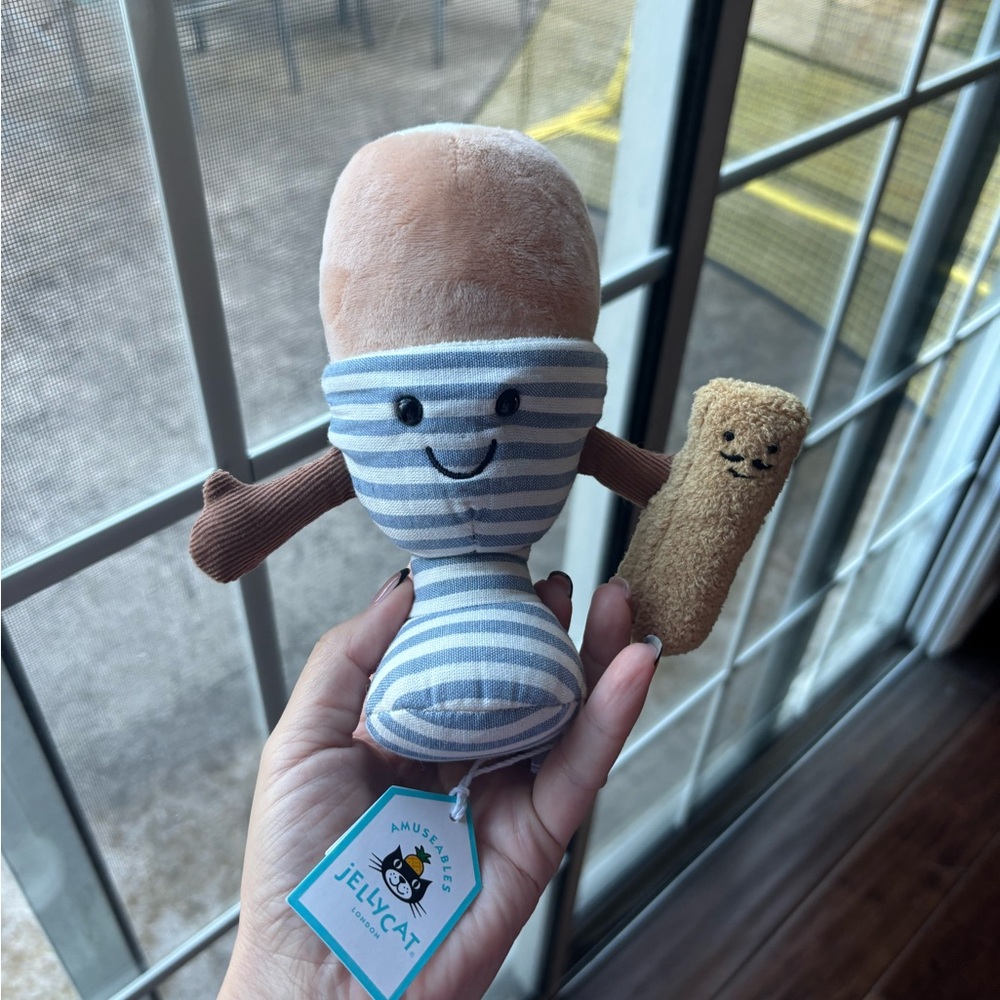 Jellycat Eggetha egg & lance soldier